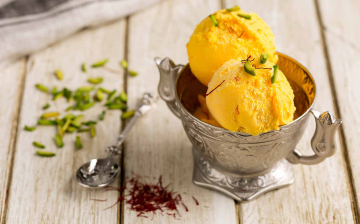 Sorbetto allo zafferano con Prosciutto di Modena croccante ed Aceto Balsamico Tradizionale di Modena